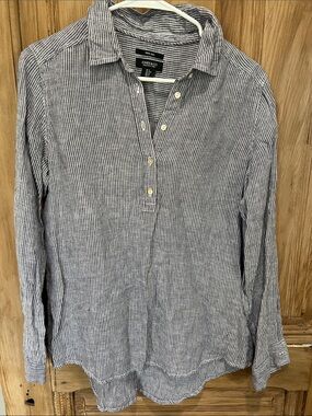 Jones & Co. Women’s Navy Stripe Linen Button-Front Shirt
